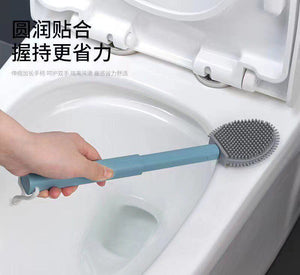 Flexible moving toilet brush