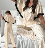 Two-piece pajamas made of dotted cotton