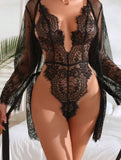 Two-piece lingerie made of lace