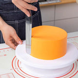 Rotating cake stand